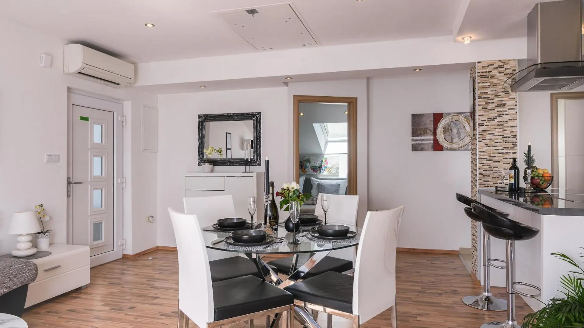 Apartman Lorena - With Sea View Near Old Town Croatia
