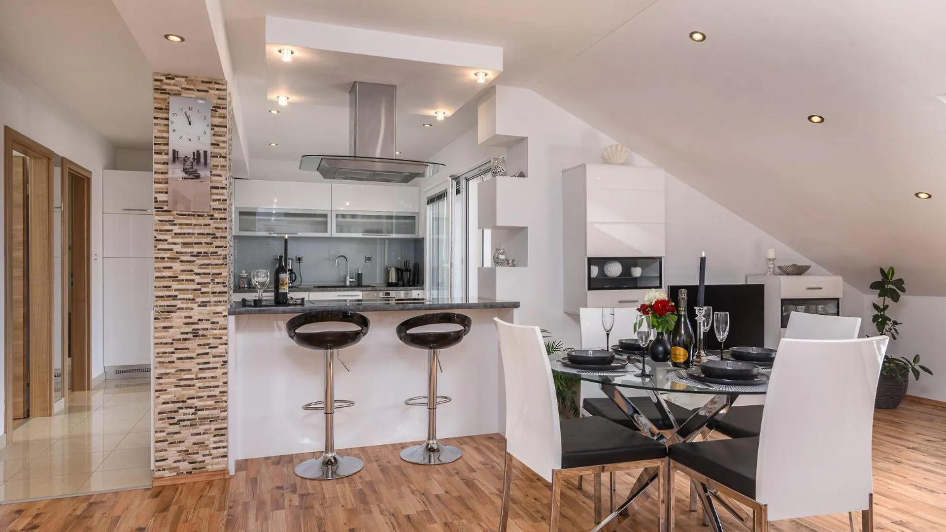 Apartman Lorena - With Sea View Near Old Town Trogir 0*,