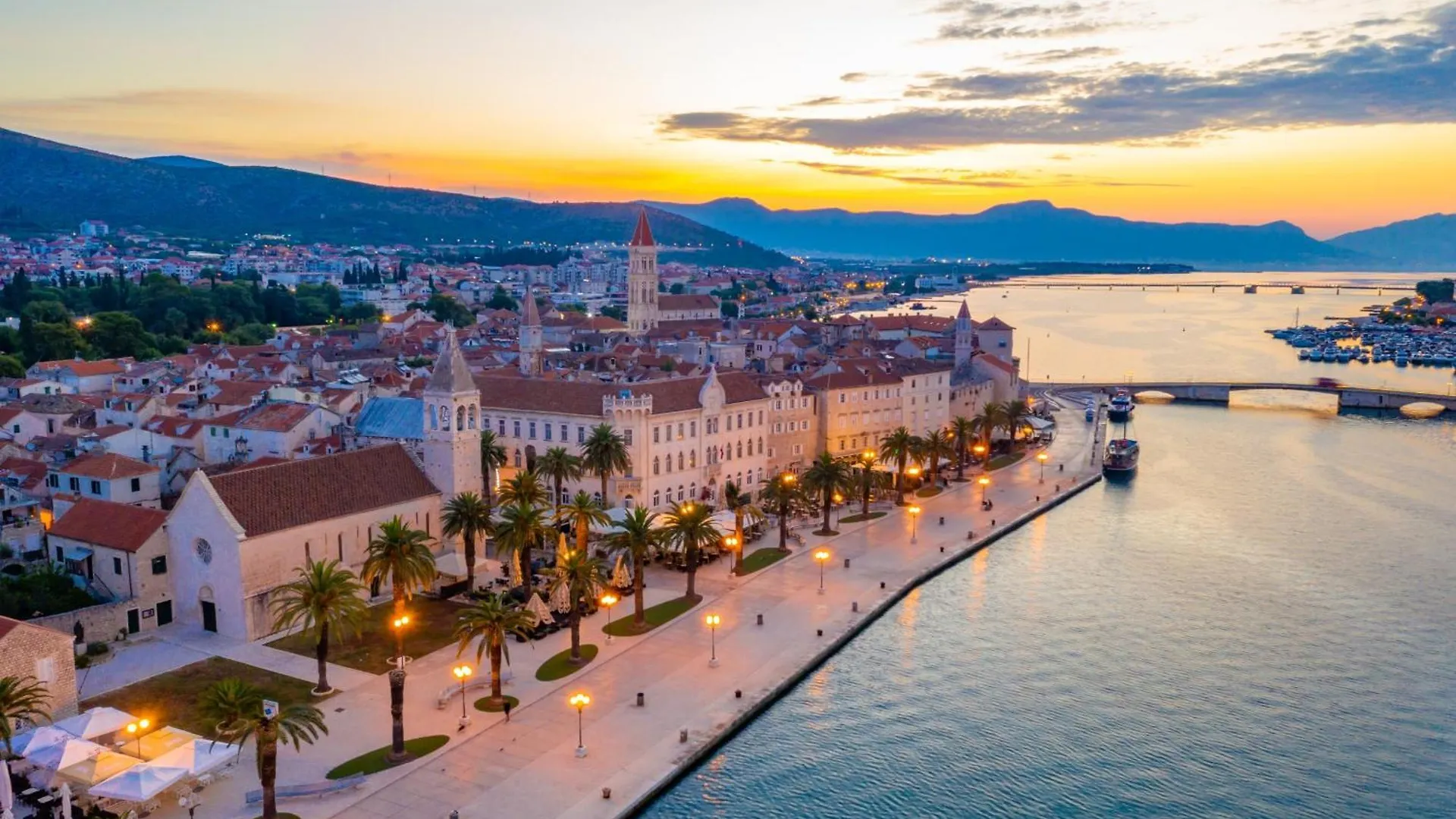 Apartman Lorena - With Sea View Near Old Town Trogir
